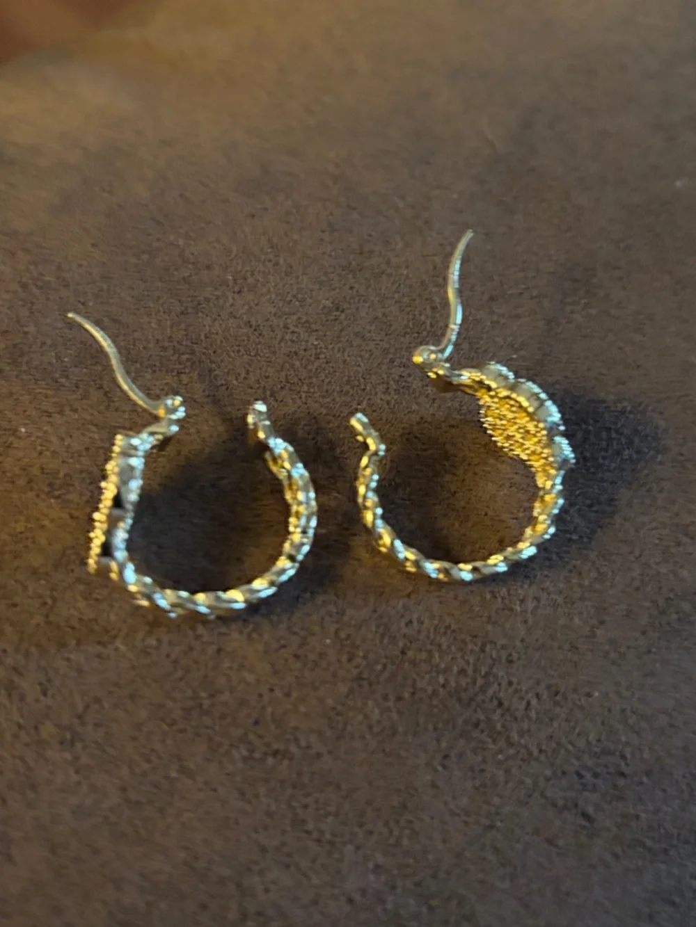 Pretty Bird Jewelry clover hoop earrings-